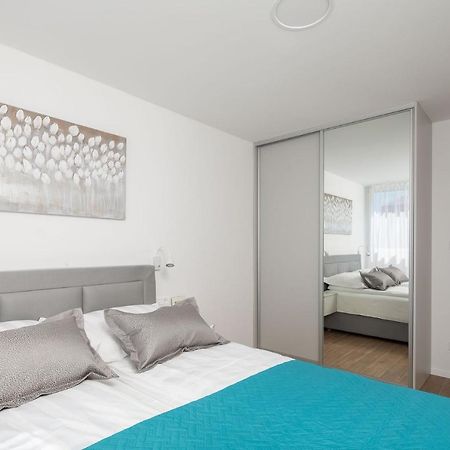 New & Modern Apartment Aa Split Exterior photo